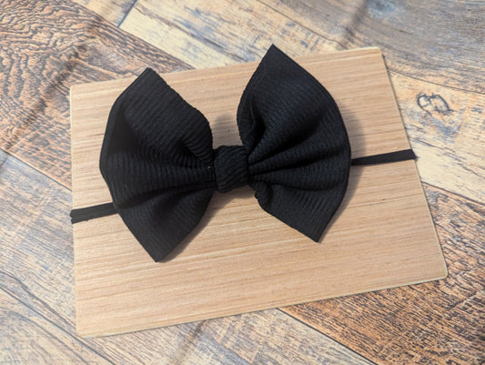 Pretty in black bow